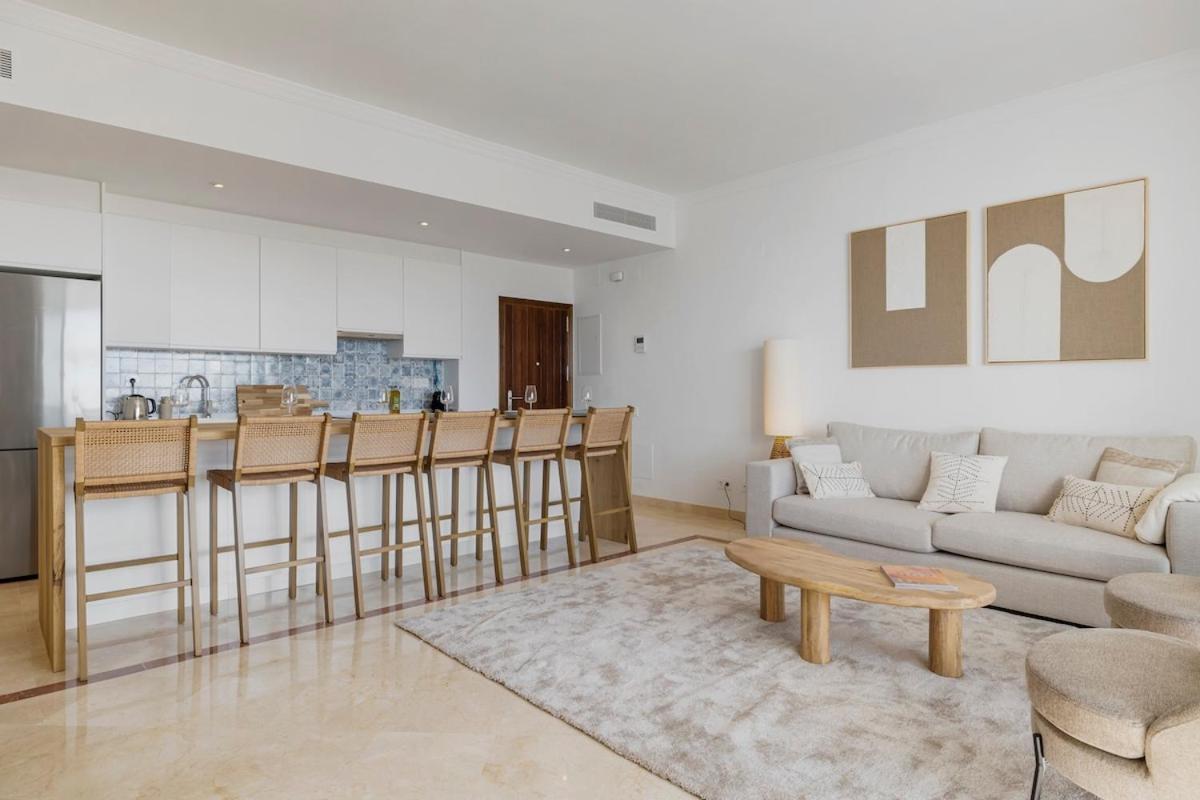 Luxury Family With Breathtaking Views *