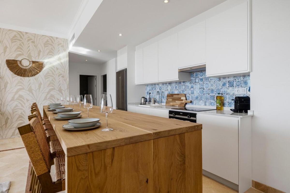 Luxury Family With Breathtaking Views Marbella
